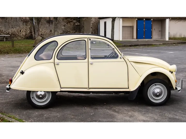 1976 Citroen 2CV - Image 2 of 7