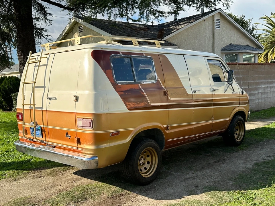 1976 Dodge Ram Van - Image 10 of 14