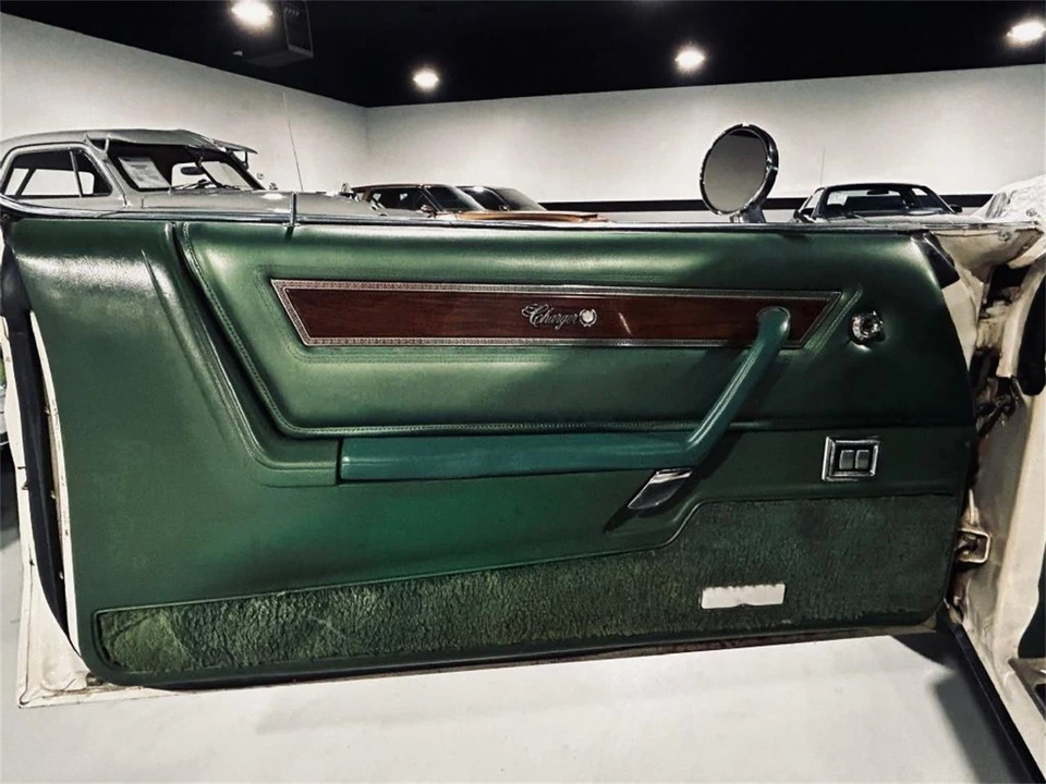 1976 Dodge Charger 4th Gen - Image 9 of 31