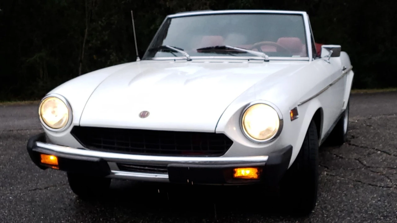 1976 Fiat 124 Sport Spider - Image 3 of 31