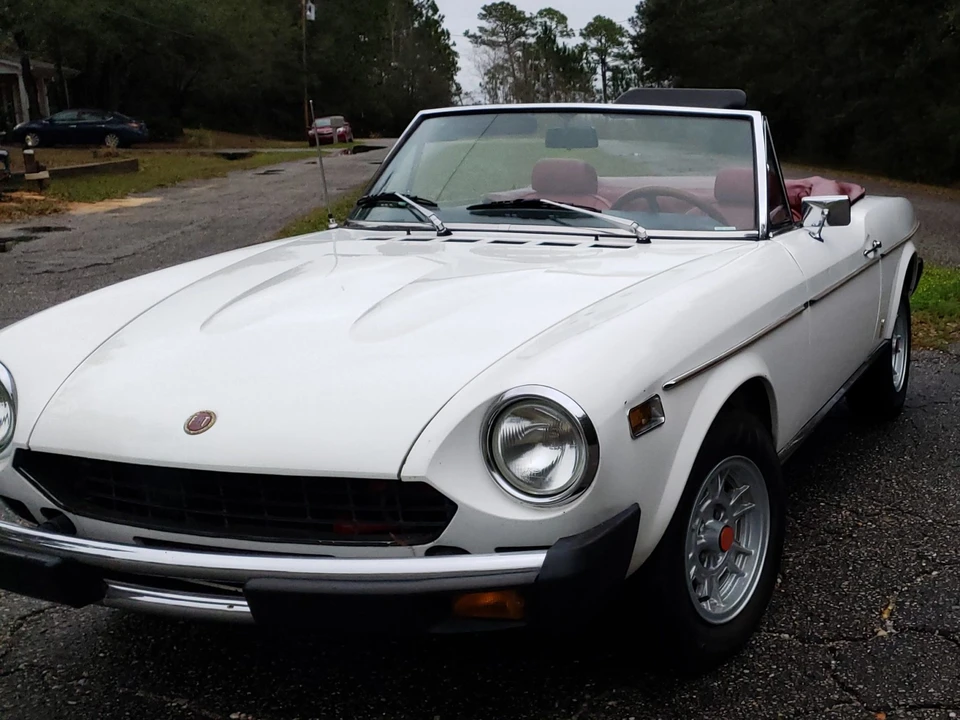 1976 Fiat 124 Sport Spider - Image 5 of 31