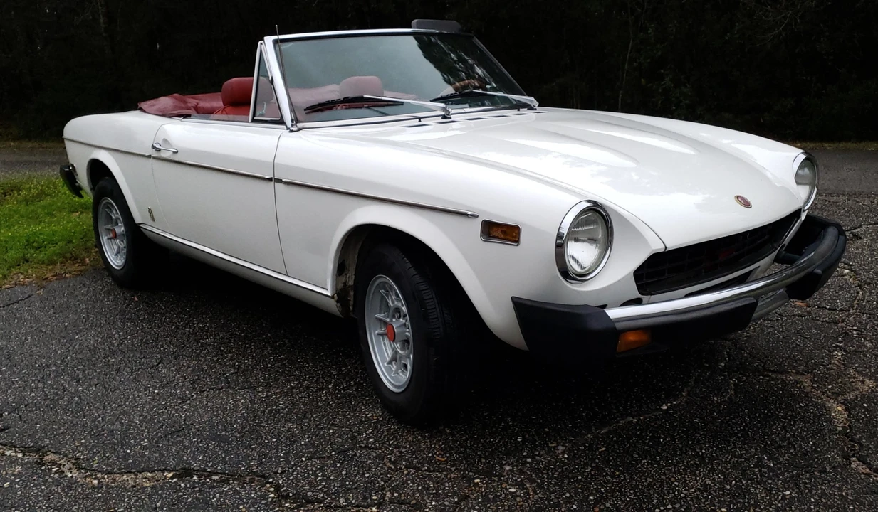 1976 Fiat 124 Sport Spider - Image 17 of 31