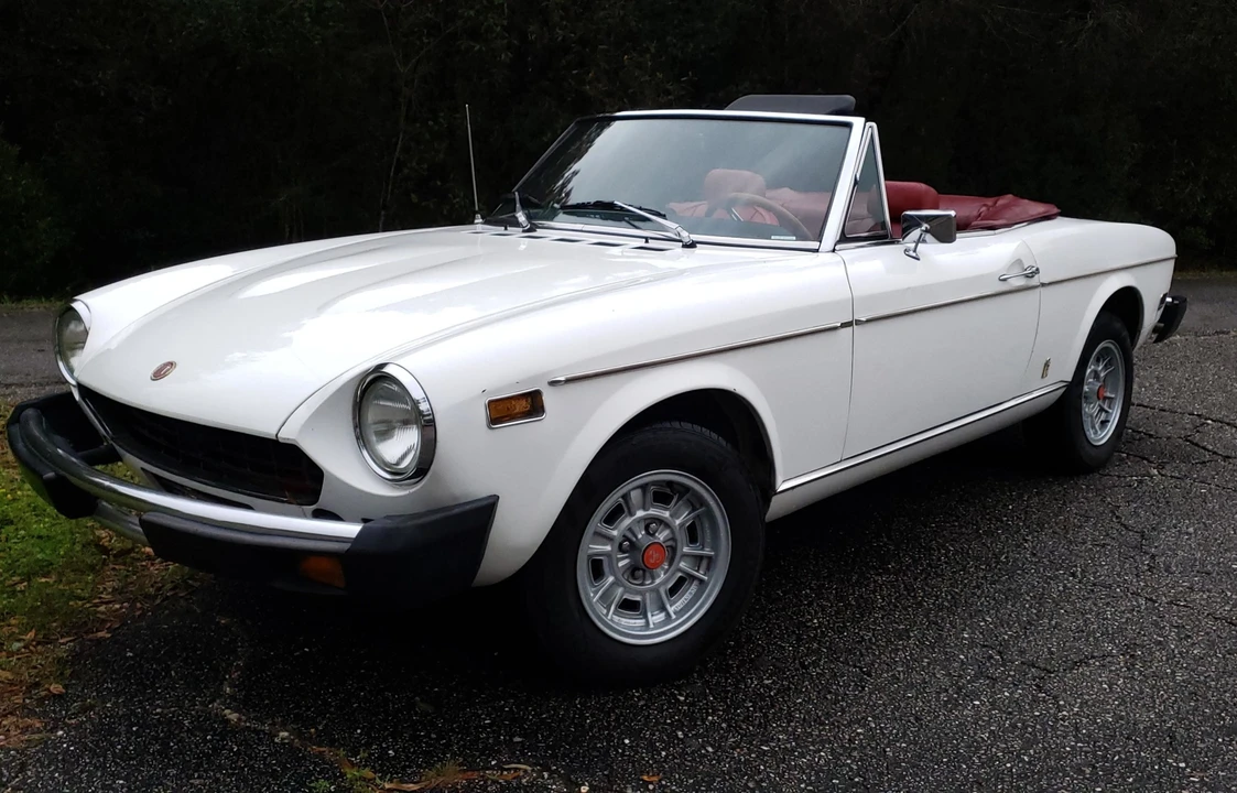 1976 Fiat 124 Sport Spider - Image 8 of 31