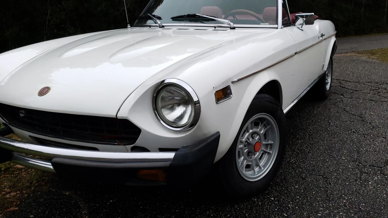 1976 Fiat 124 Sport Spider - Image 30 of 31