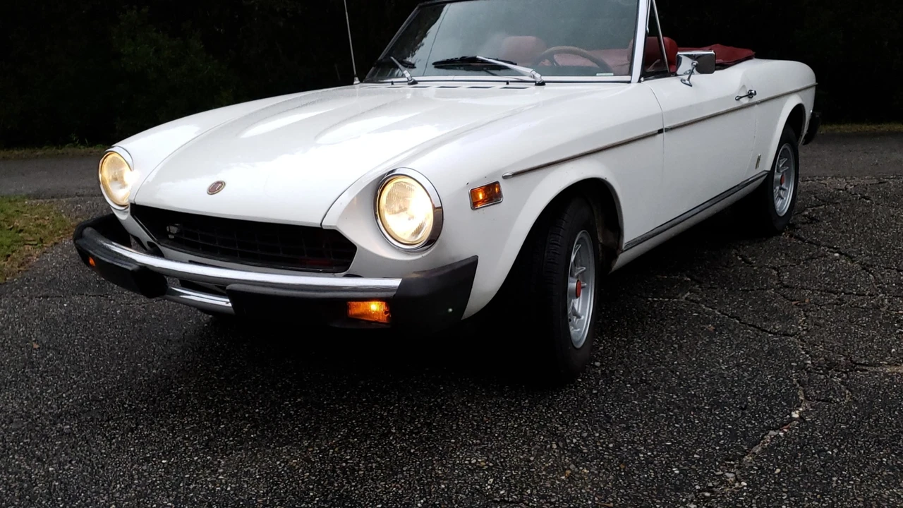 1976 Fiat 124 Sport Spider - Image 31 of 31
