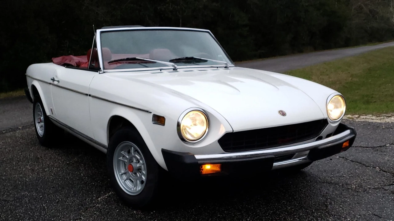 1976 Fiat 124 Sport Spider - Image 23 of 31