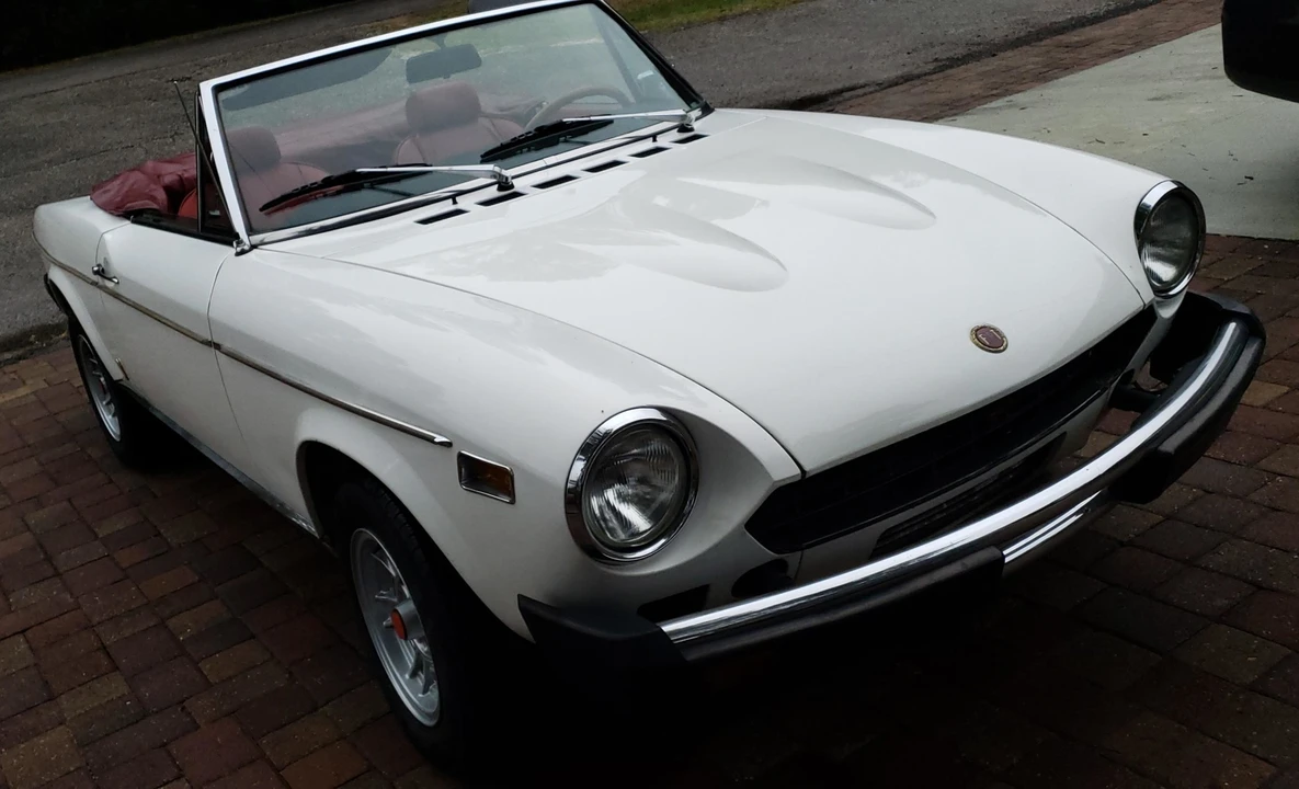 1976 Fiat 124 Sport Spider - Image 18 of 31