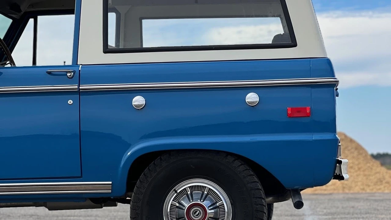 1976 Ford Bronco 1st Gen - Image 12 of 15