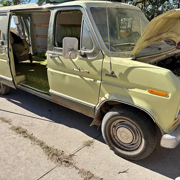 1976 Ford E150 Cargo Commercial Extended Van 3D