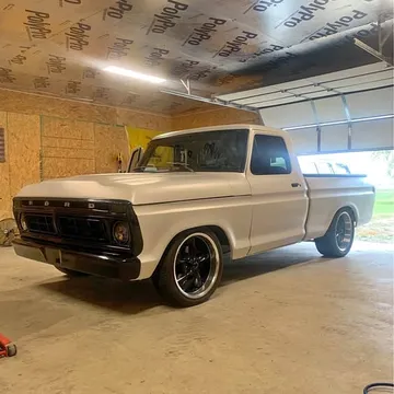 1976 Ford F-150 XL Pickup 2D 6 1/2 ft