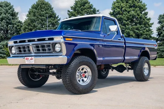 1976 Ford F-250 Custom Highboy 4×4 5-Speed