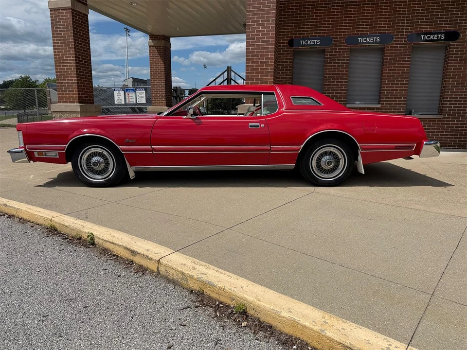 1976 Ford Thunderbird 6th Gen - Image 4 of 15
