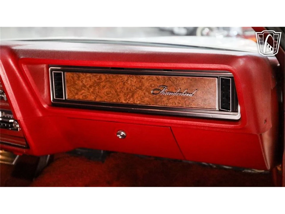 1976 Ford Thunderbird 6th Gen - Image 17 of 31
