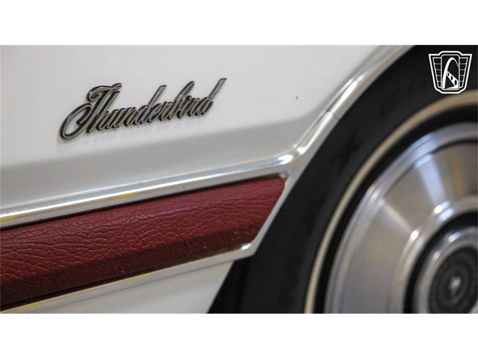1976 Ford Thunderbird 6th Gen - Image 9 of 31
