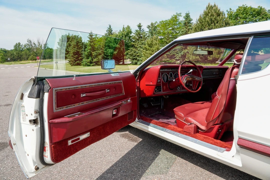 1976 Ford Thunderbird 6th Gen - Image 10 of 31