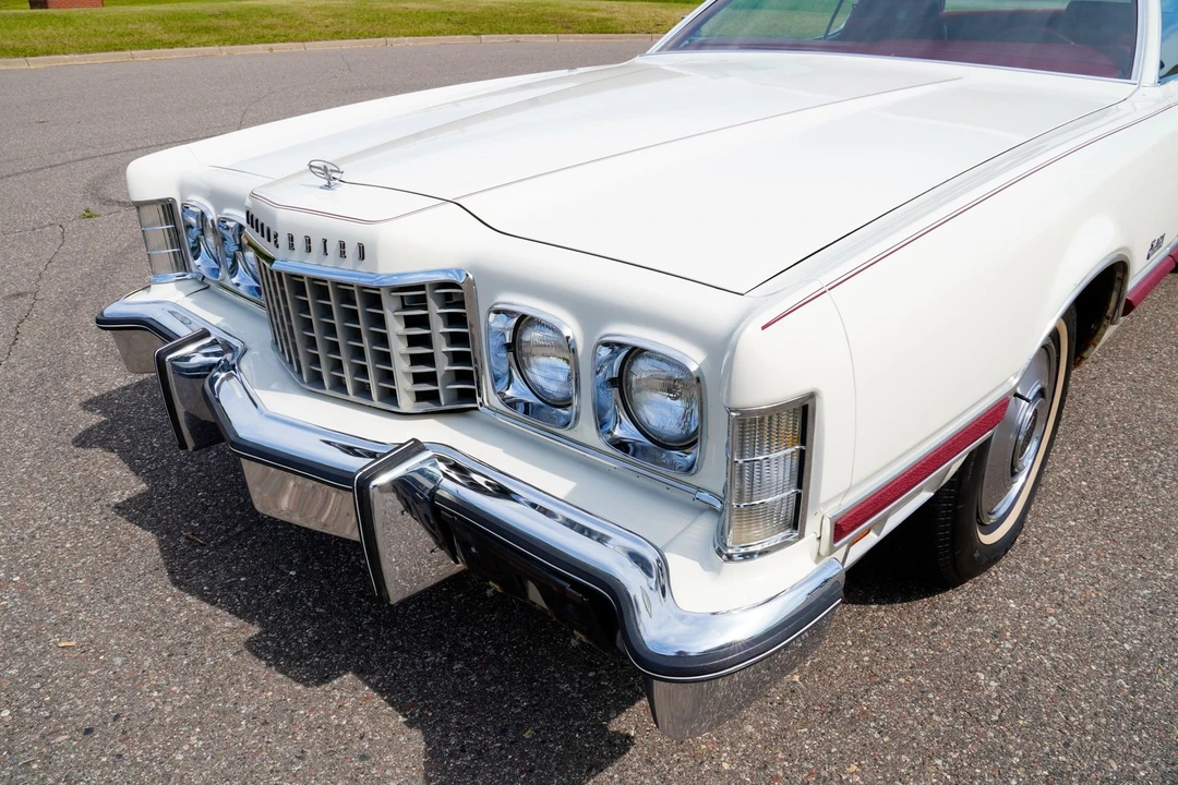 1976 Ford Thunderbird 6th Gen - Image 28 of 31
