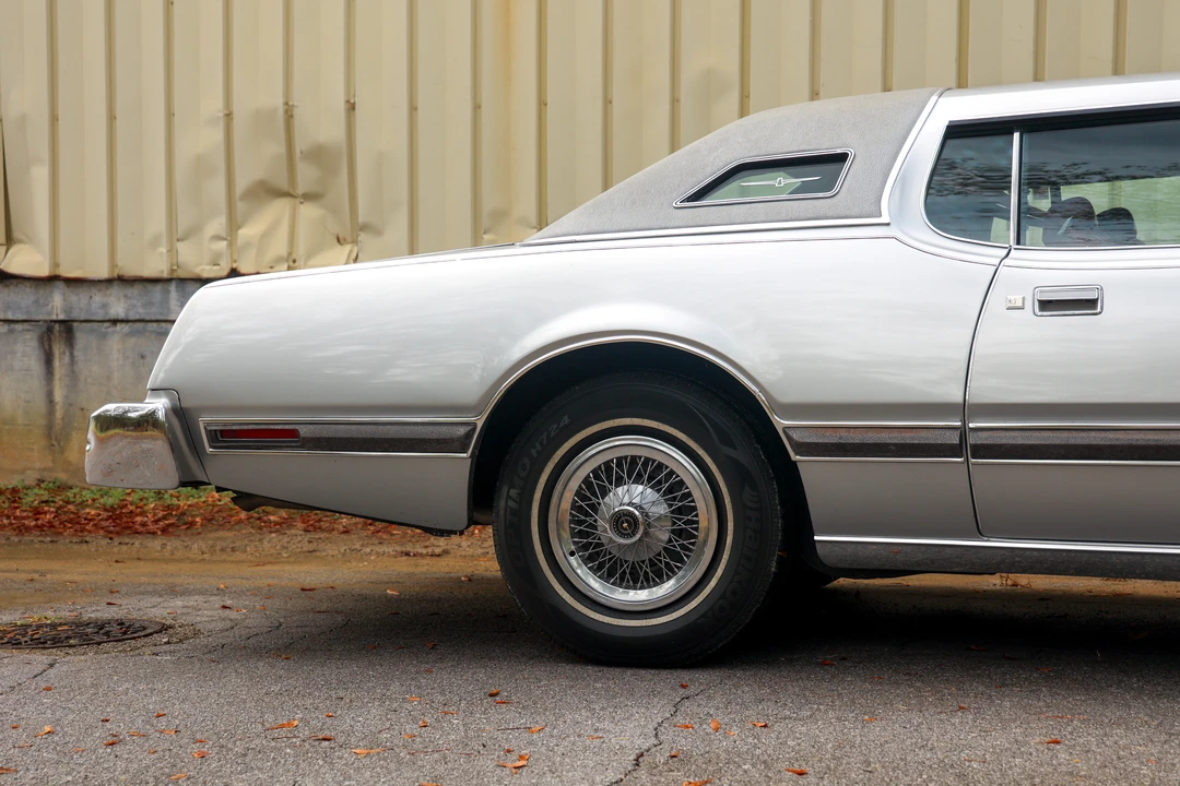1976 Ford Thunderbird 6th Gen - Image 28 of 31