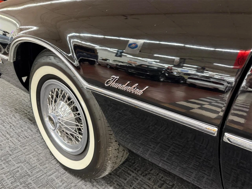 1976 Ford Thunderbird 6th Gen - Image 23 of 31