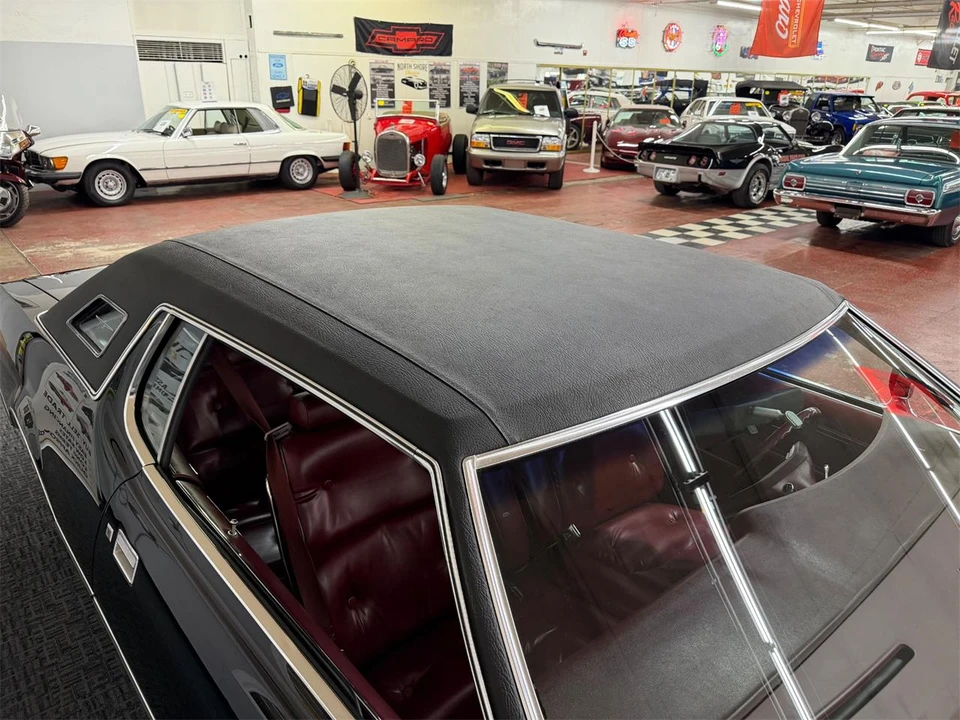 1976 Ford Thunderbird 6th Gen - Image 14 of 31
