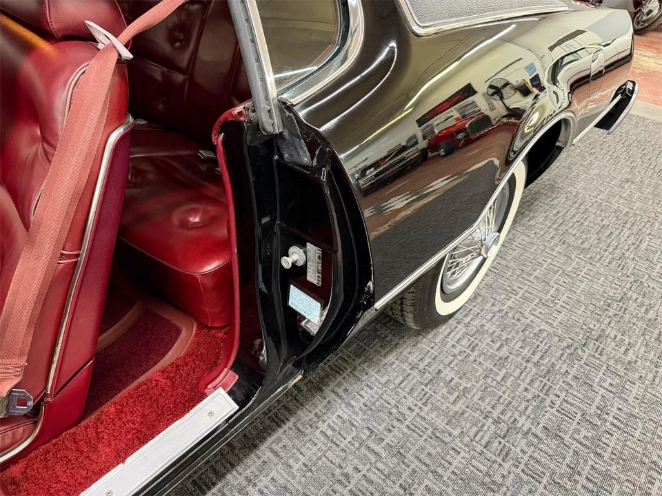 1976 Ford Thunderbird 6th Gen - Image 27 of 31
