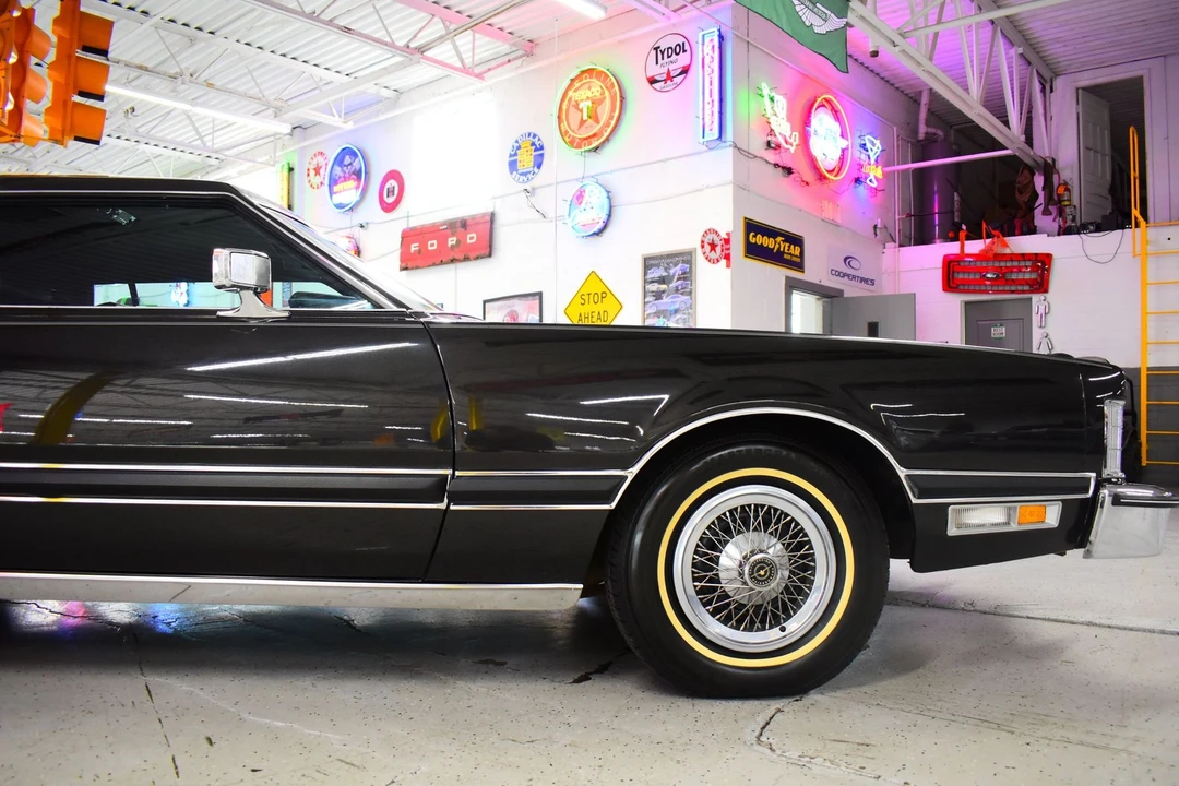 1976 Ford Thunderbird 6th Gen - Image 8 of 20