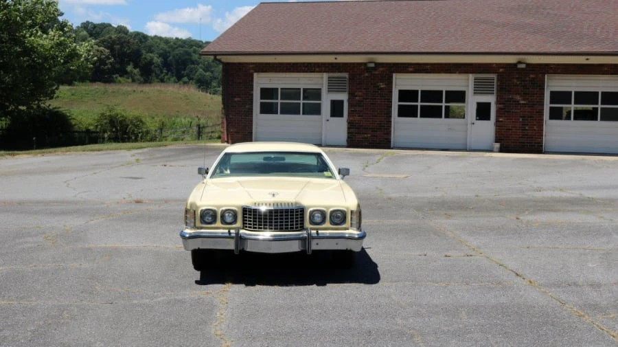 1976 Ford Thunderbird 6th Gen - Image 10 of 12
