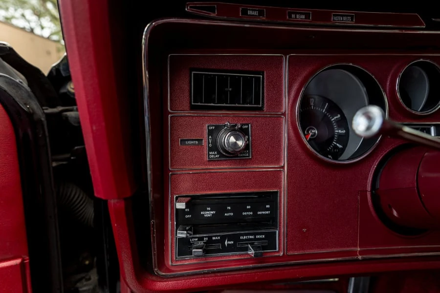 1976 Ford Thunderbird 6th Gen - Image 24 of 31