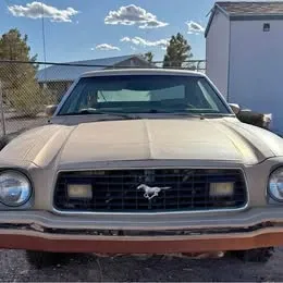 1976 Ford Mustang V6 Premium Coupe