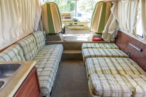 1976 GMC Motorhome - Image 3 of 10
