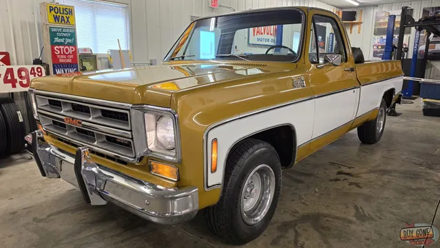 1976 GMC C1500 Royal Sierra