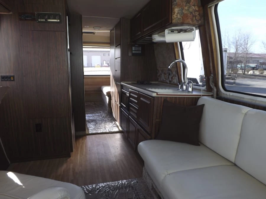 1976 GMC Motorhome - Image 5 of 12