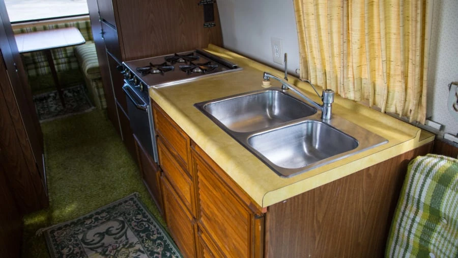 1976 GMC Motorhome - Image 10 of 12