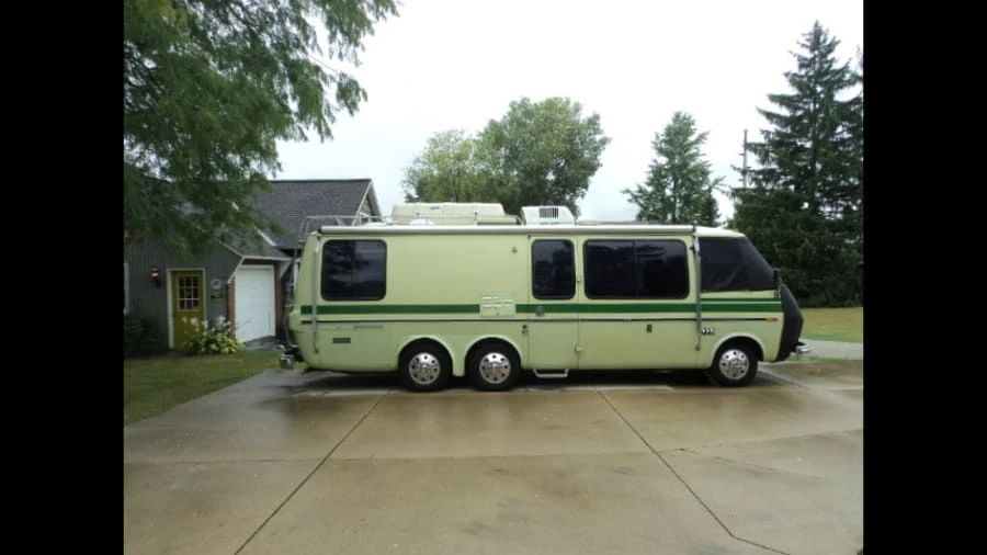 1976 GMC Motorhome - Image 2 of 12