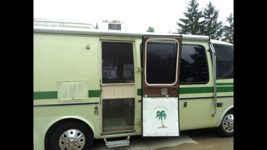 1976 GMC Motorhome - Image 11 of 12
