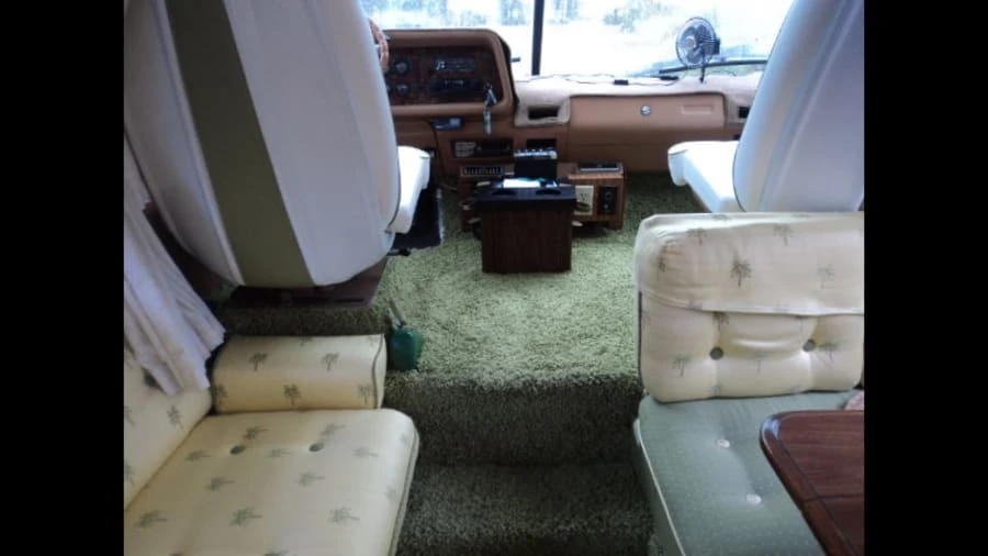 1976 GMC Motorhome - Image 9 of 12
