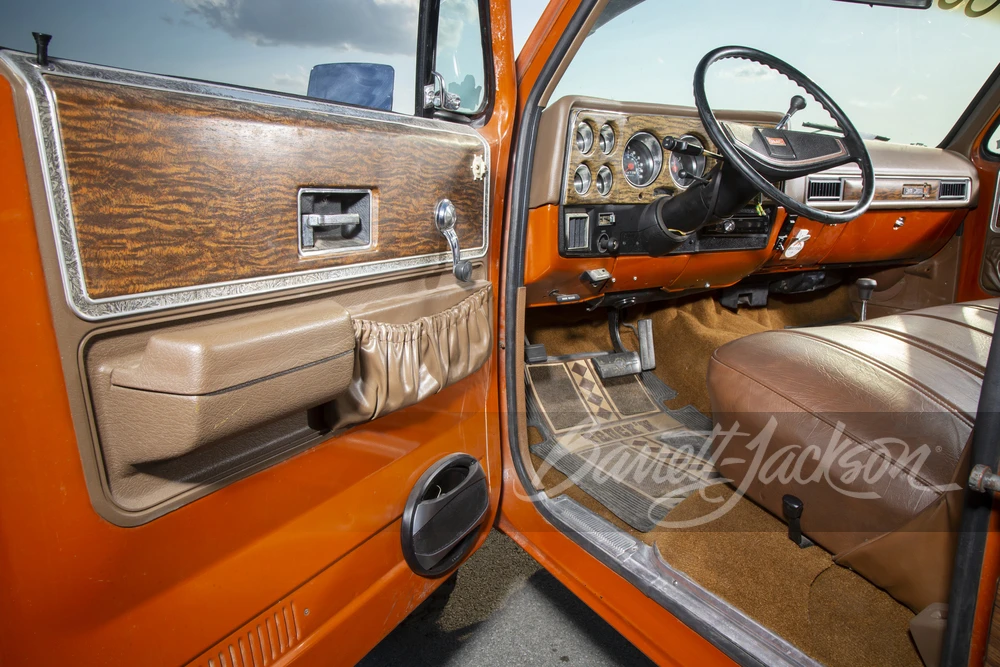 1976 GMC Suburban 7th Gen - Image 11 of 22