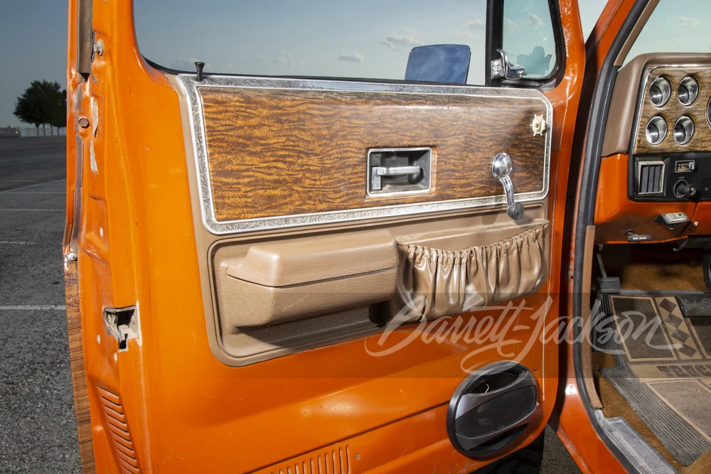 1976 GMC Suburban 7th Gen - Image 14 of 22