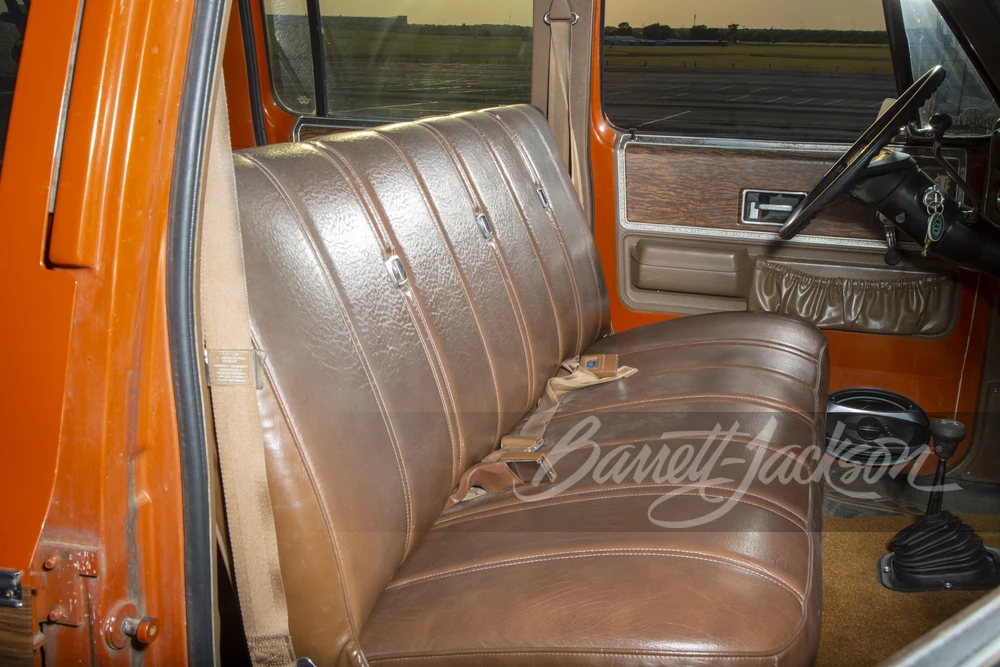 1976 GMC Suburban 7th Gen - Image 16 of 22