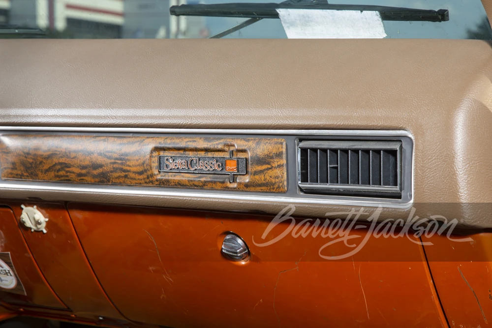 1976 GMC Suburban 7th Gen - Image 21 of 22