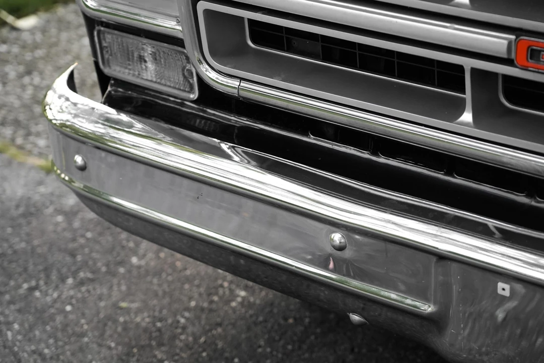 1976 GMC Suburban 7th Gen - Image 29 of 31