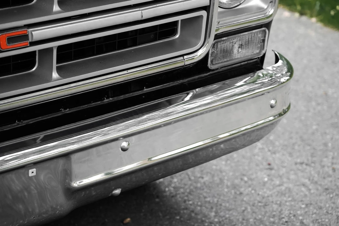 1976 GMC Suburban 7th Gen - Image 30 of 31