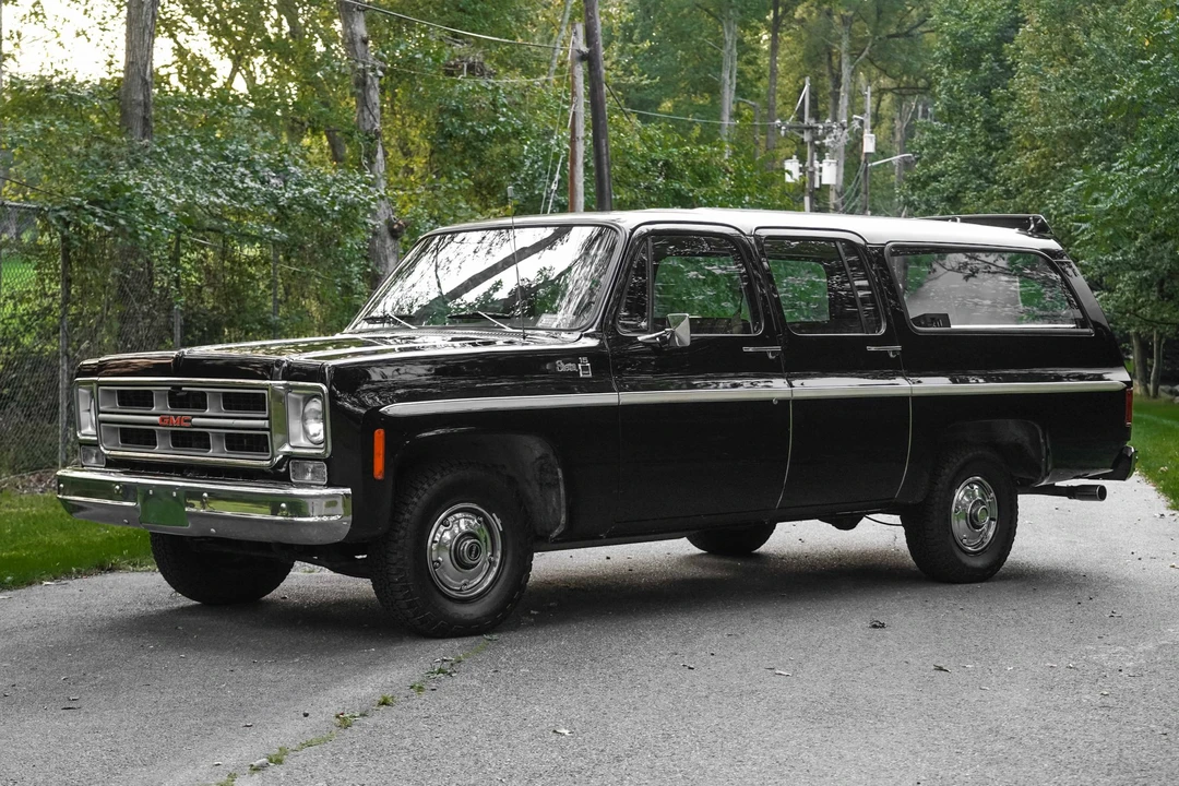 1976 GMC Suburban 7th Gen - Image 5 of 31