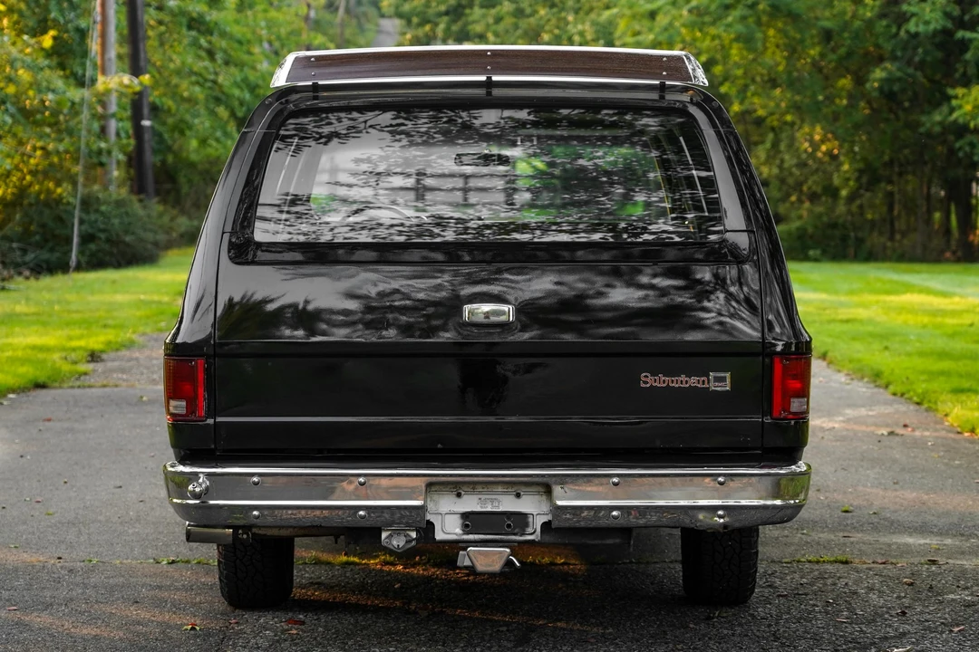1976 GMC Suburban 7th Gen - Image 10 of 31