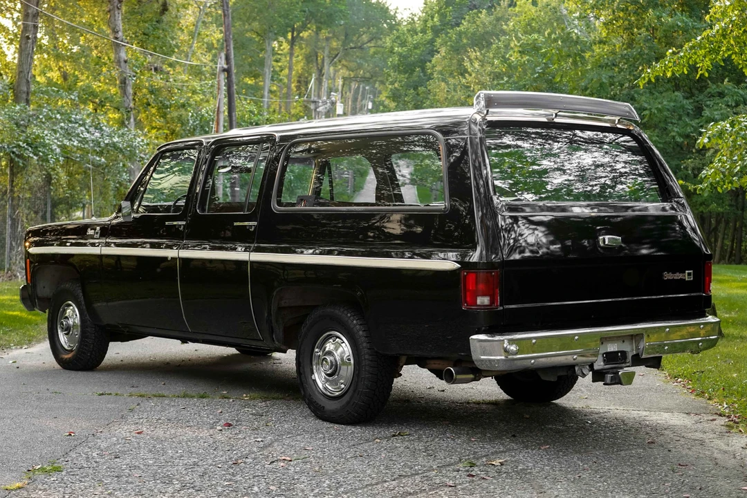 1976 GMC Suburban 7th Gen - Image 7 of 31