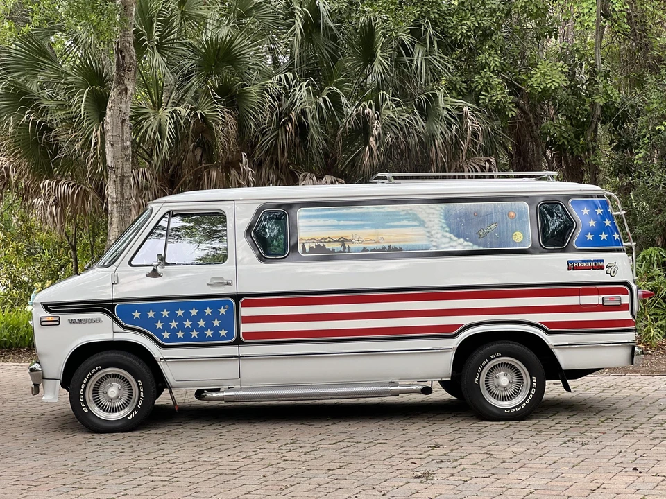 1976 GMC G-series Van - Image 14 of 31