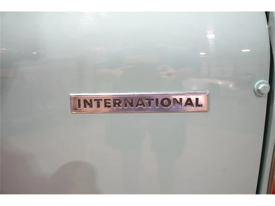 1976 International - Image 23 of 31