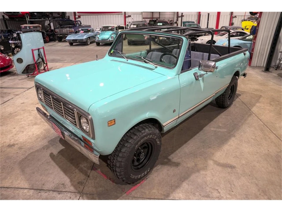 1976 International - Image 15 of 31