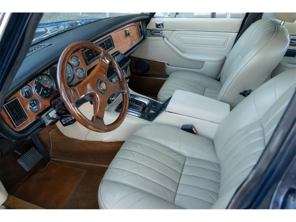 1976 Jaguar XJ Series 2 - Image 7 of 11