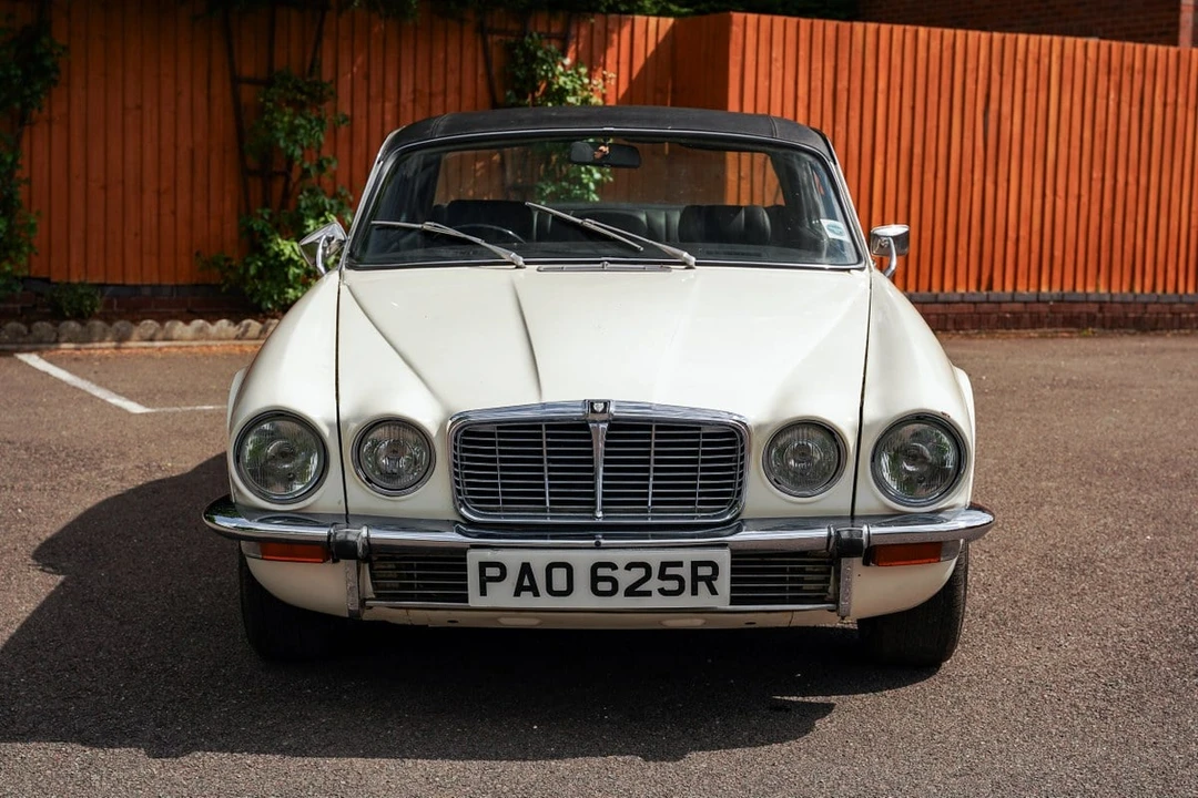 1976 Jaguar XJ Coupe - Image 9 of 30