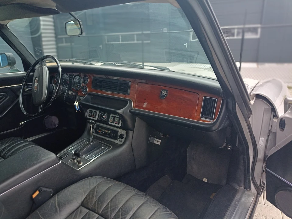 1975 Jaguar XJ Coupe - Image 29 of 30